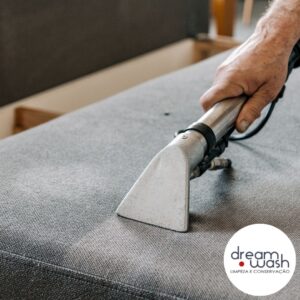 Limpeza de Sofá com Recuperação do Aspecto Original